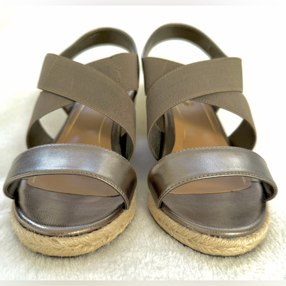 Vionic Tulum Ainsleigh Taupe Bronze Size 7 Sandals Espadrille Wedge Metallic - Picture 4 of 15
